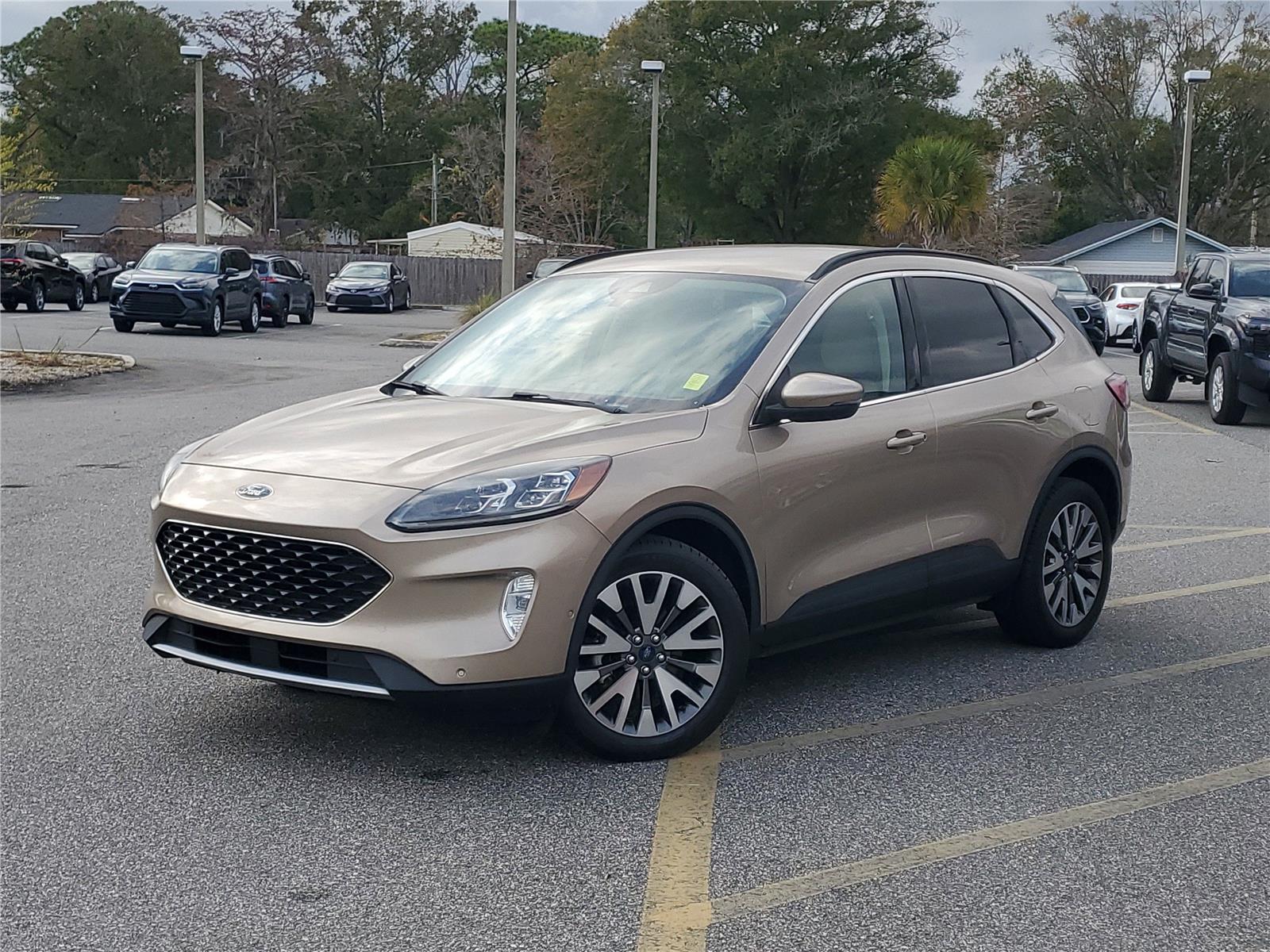 2020 Ford Escape Titanium's photo