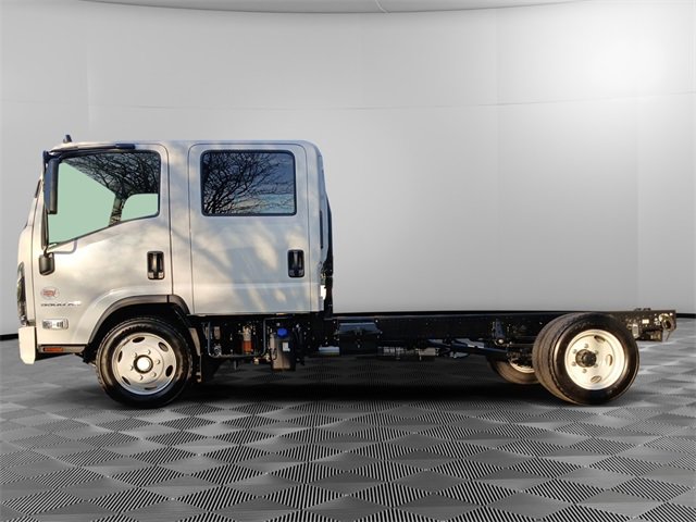 2025 Chevrolet Silverado photo 2