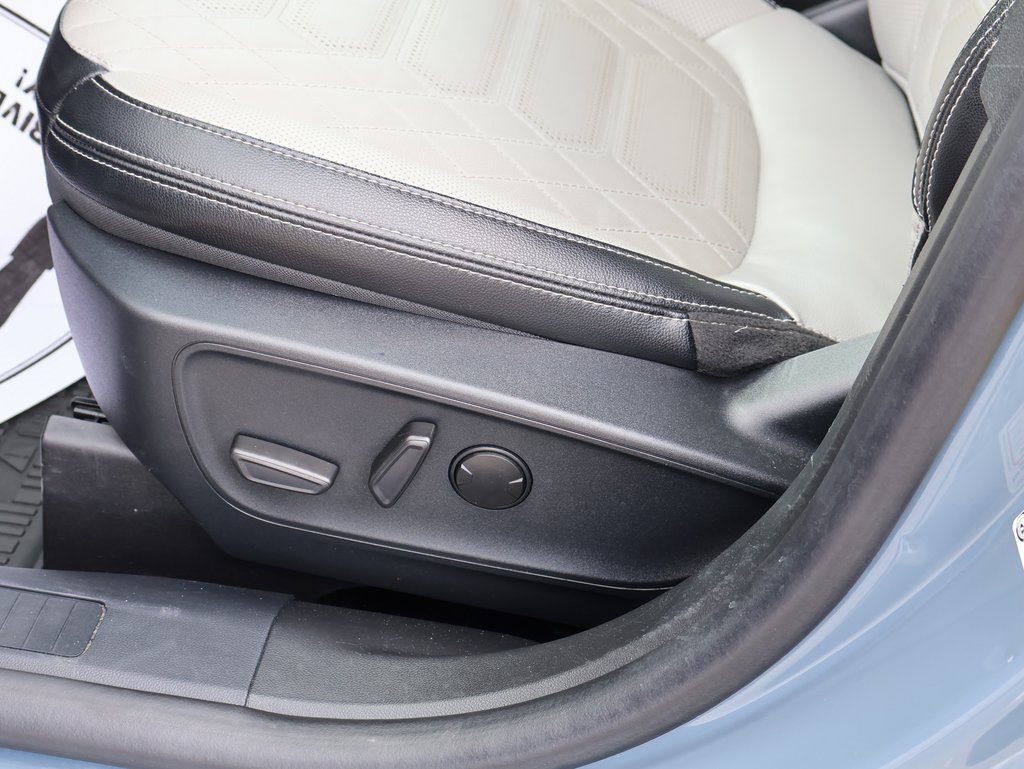 2024 Ford Escape Platinum photo 23