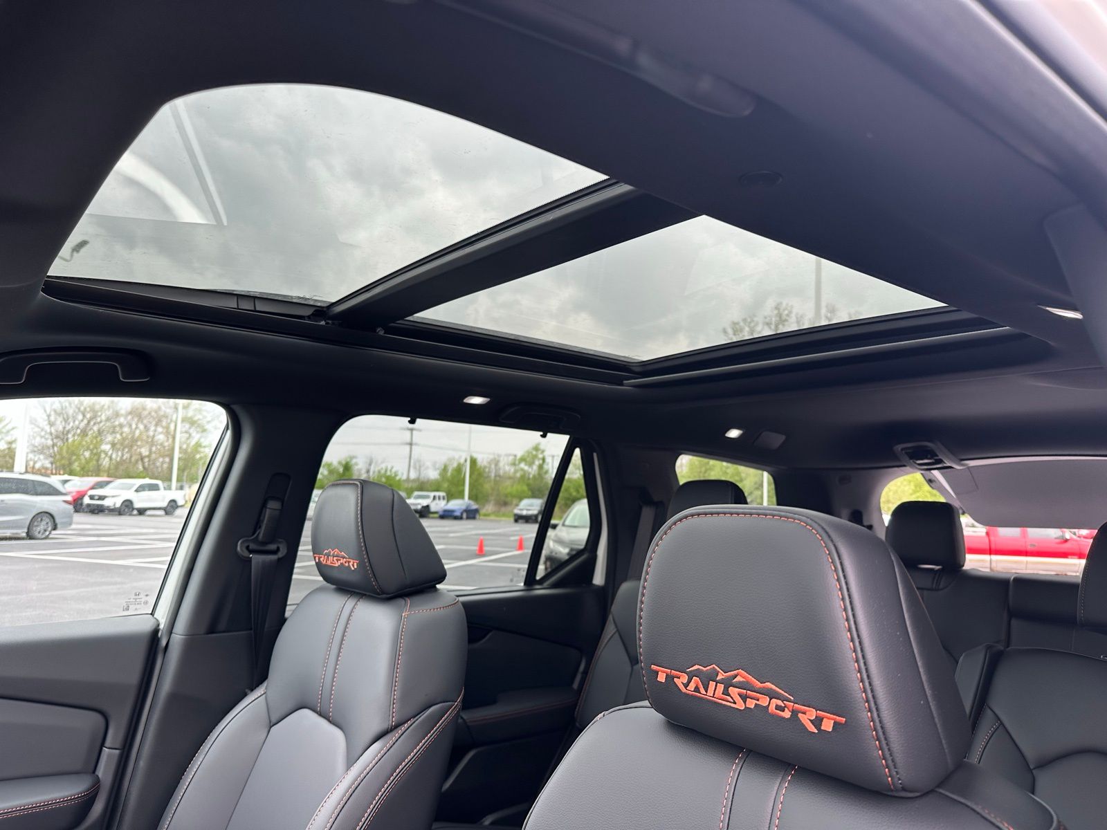 2025 Honda Pilot TrailSport photo 17