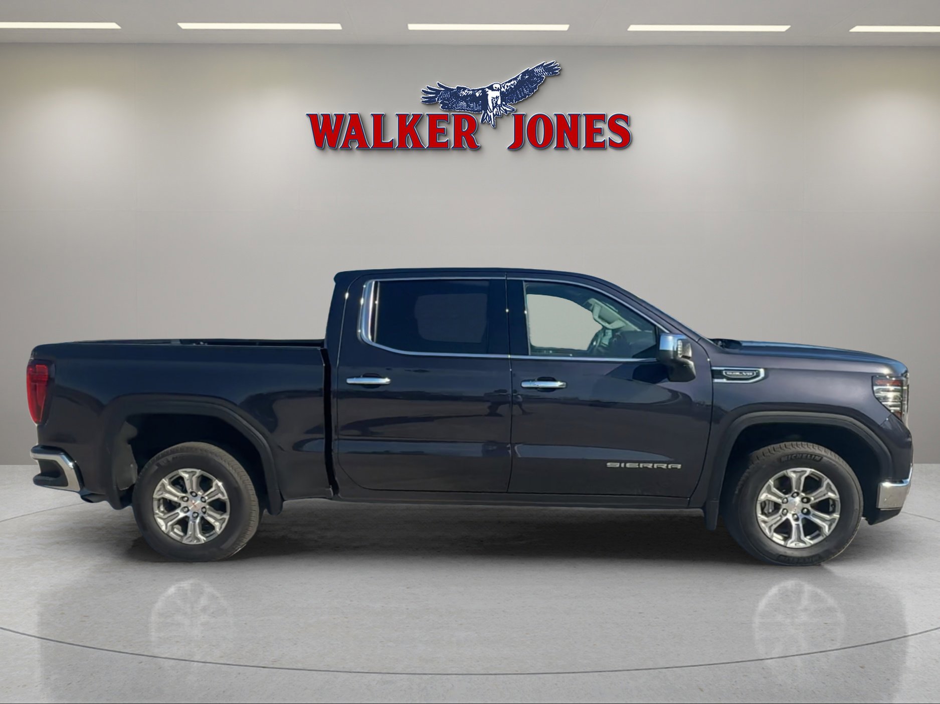 2025 Gmc Sierra 1500 SLT photo 2