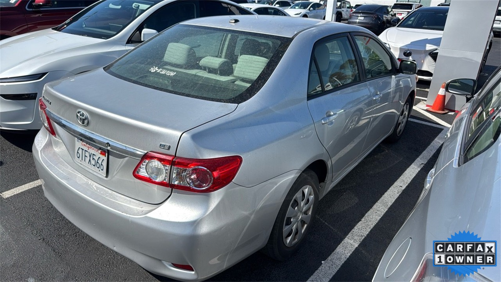 2011 Toyota Corolla LE photo 2
