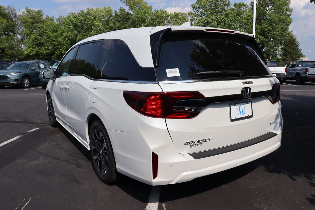 2026 Honda Odyssey Elite photo 3