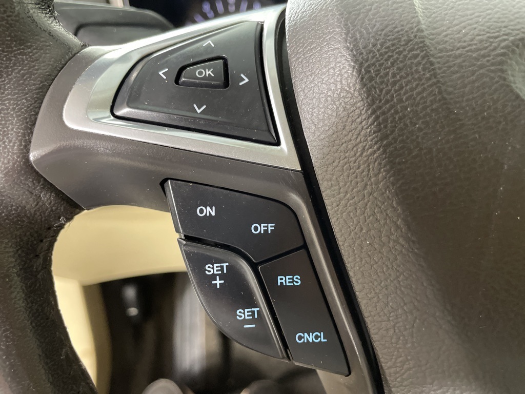 2015 Ford Fusion SE photo 22