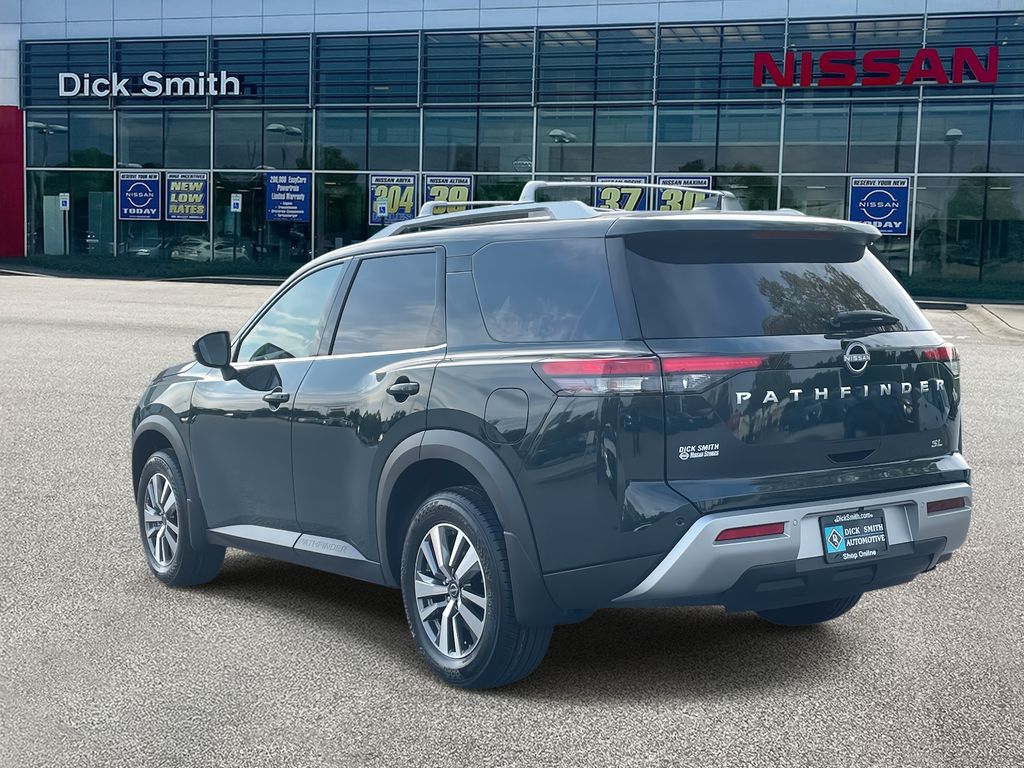 2025 Nissan Pathfinder SL photo 2