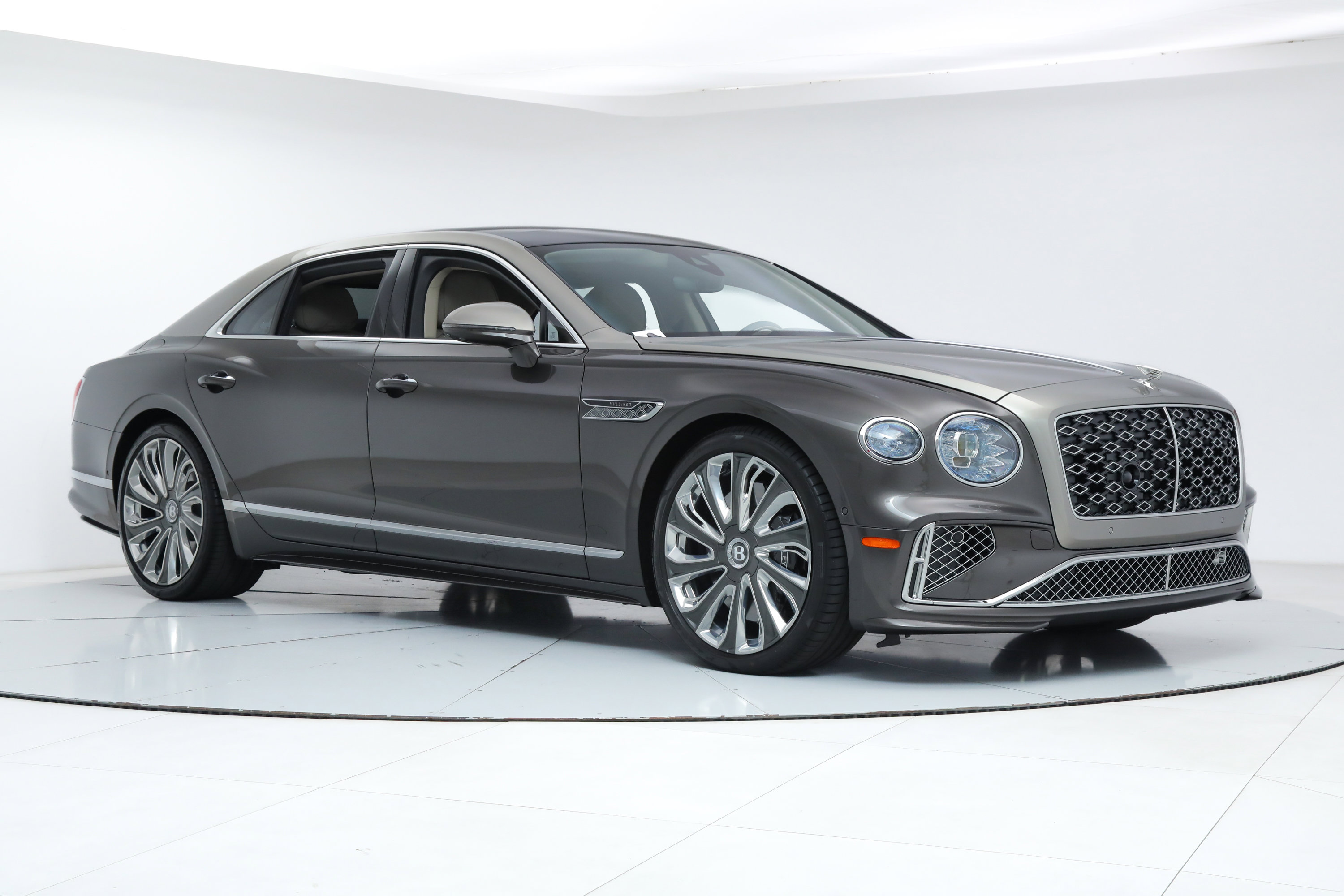 2025 Bentley Flying Spur Mulliner photo 6