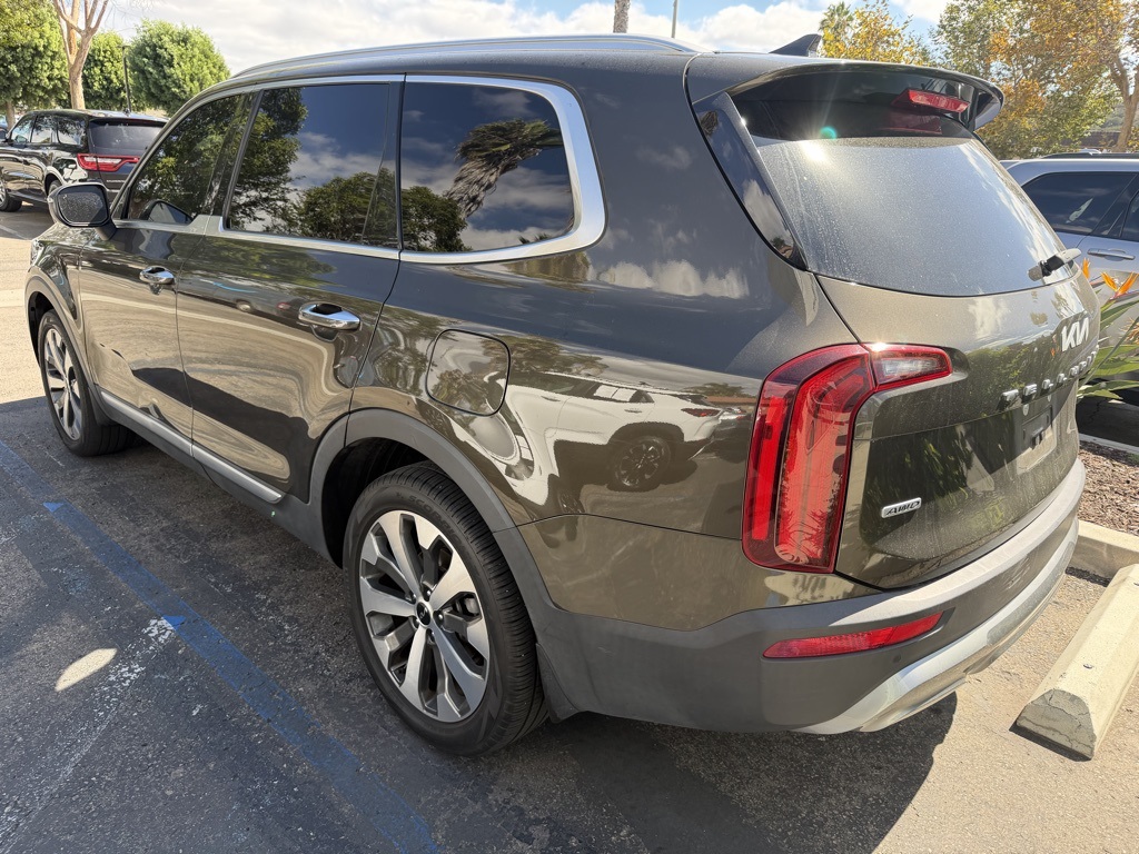 2022 Kia Telluride S photo 2