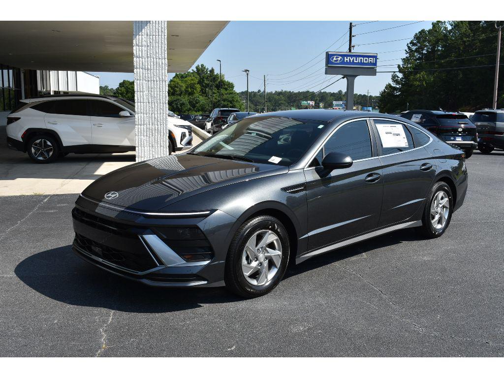 2025 Hyundai Sonata SE's photo