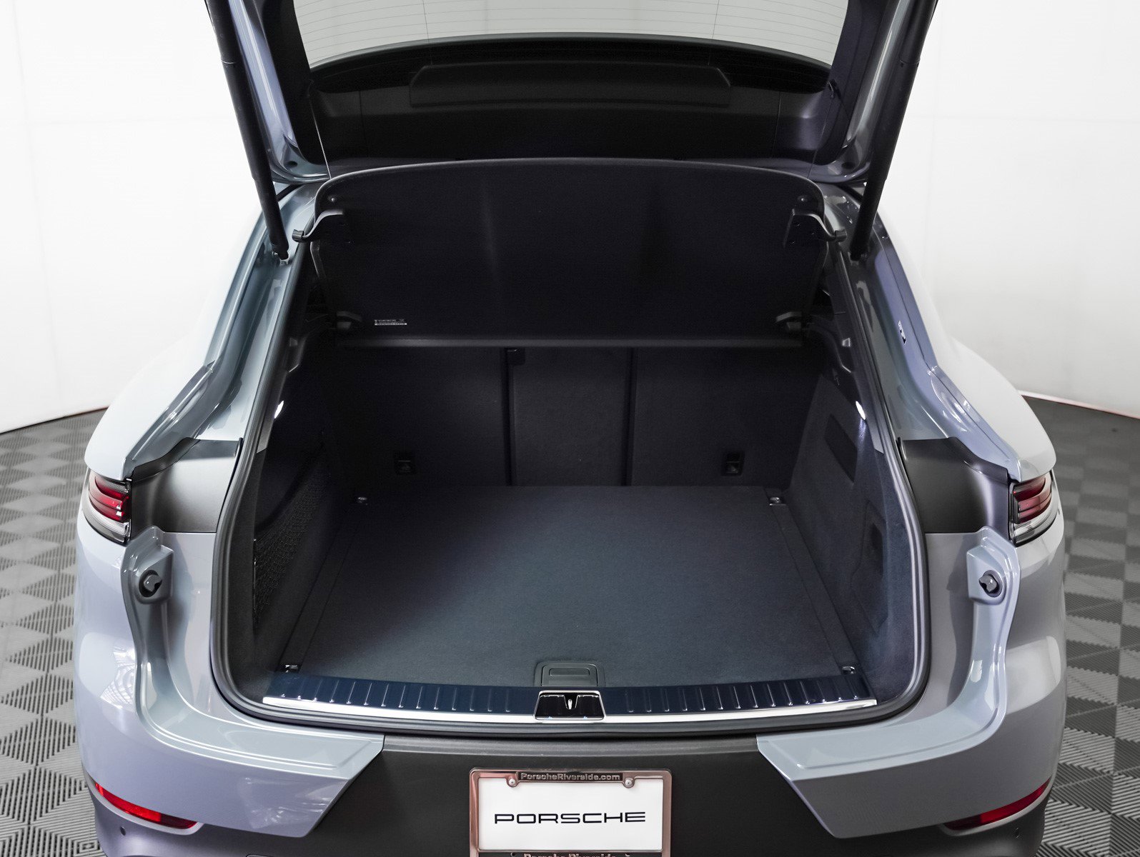2025 Porsche Cayenne Coupe photo 26