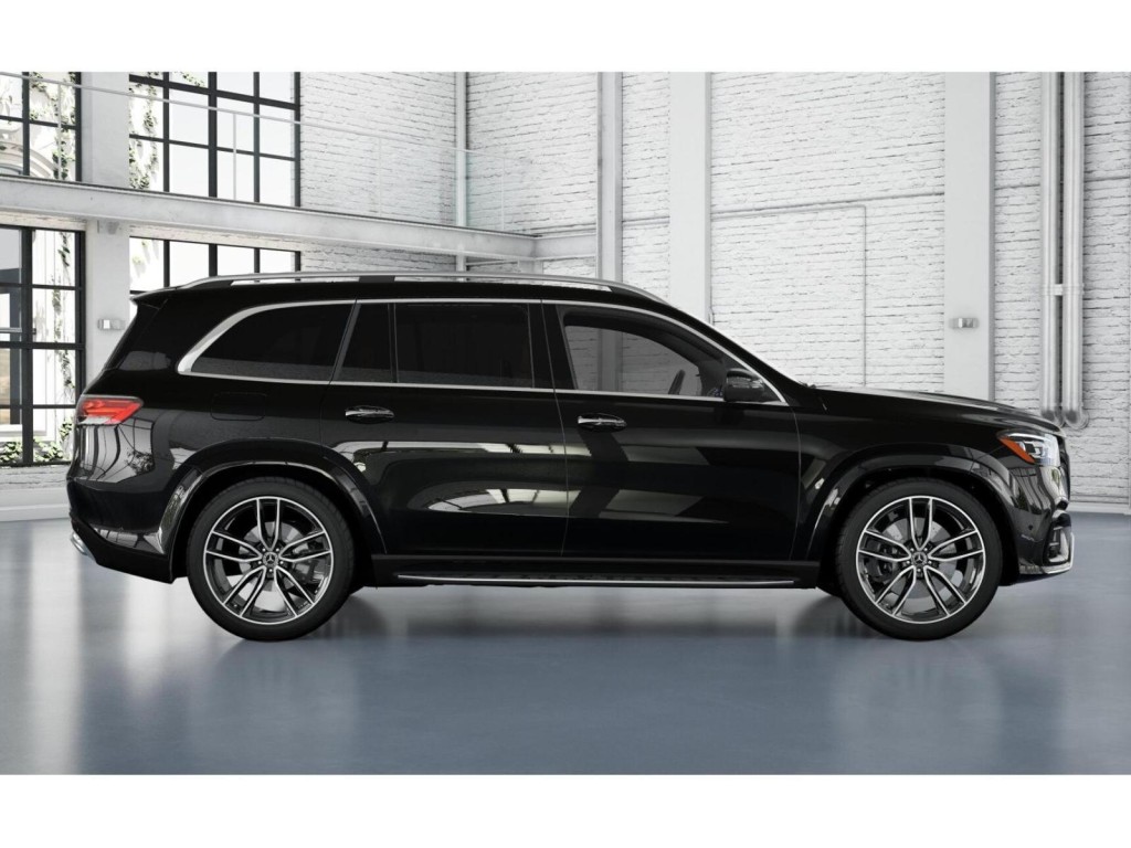 2026 Mercedes Benz GLS 580 4MATIC photo 2
