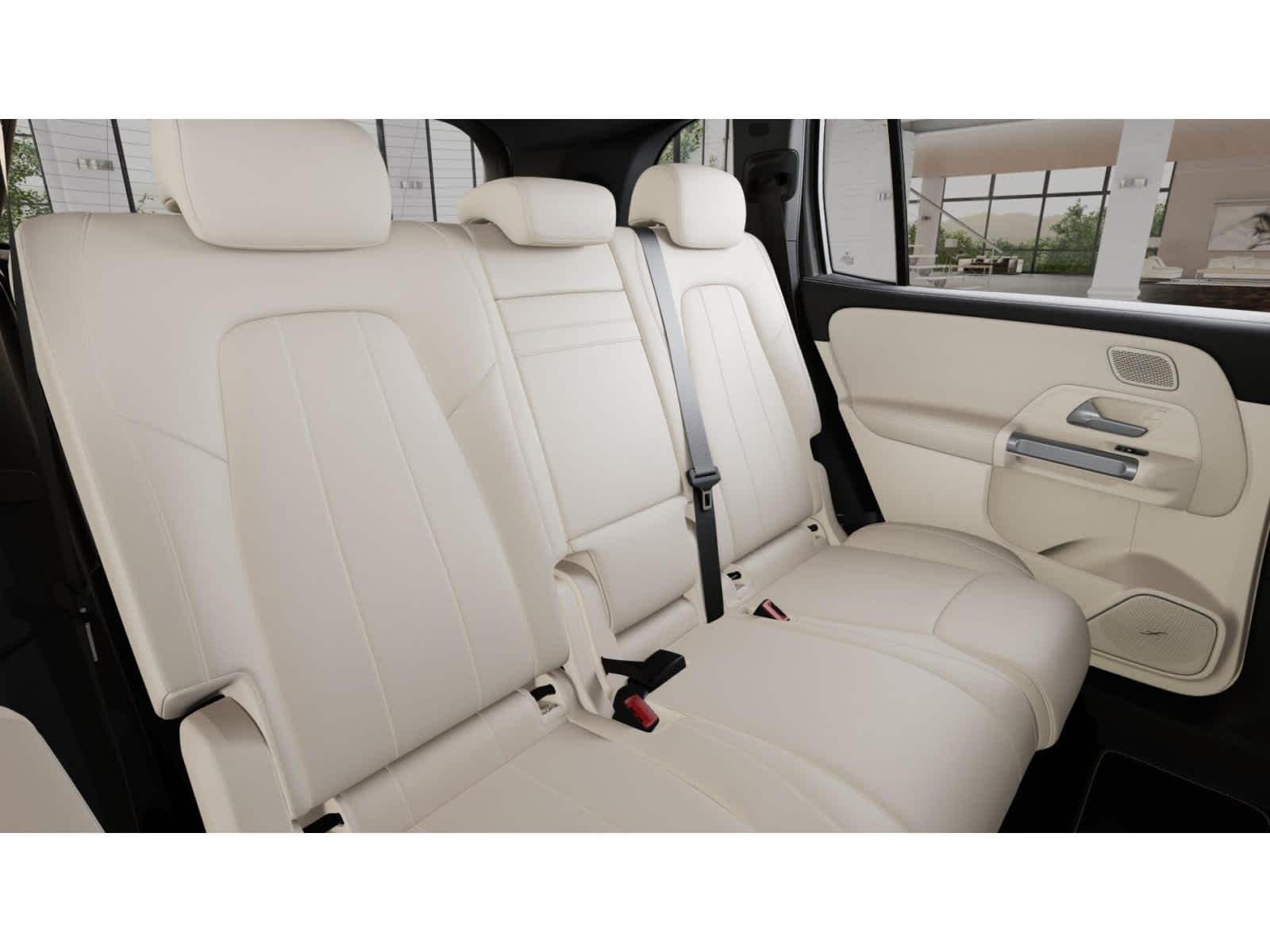 2025 Mercedes Benz GLB 250 4MATIC photo 4