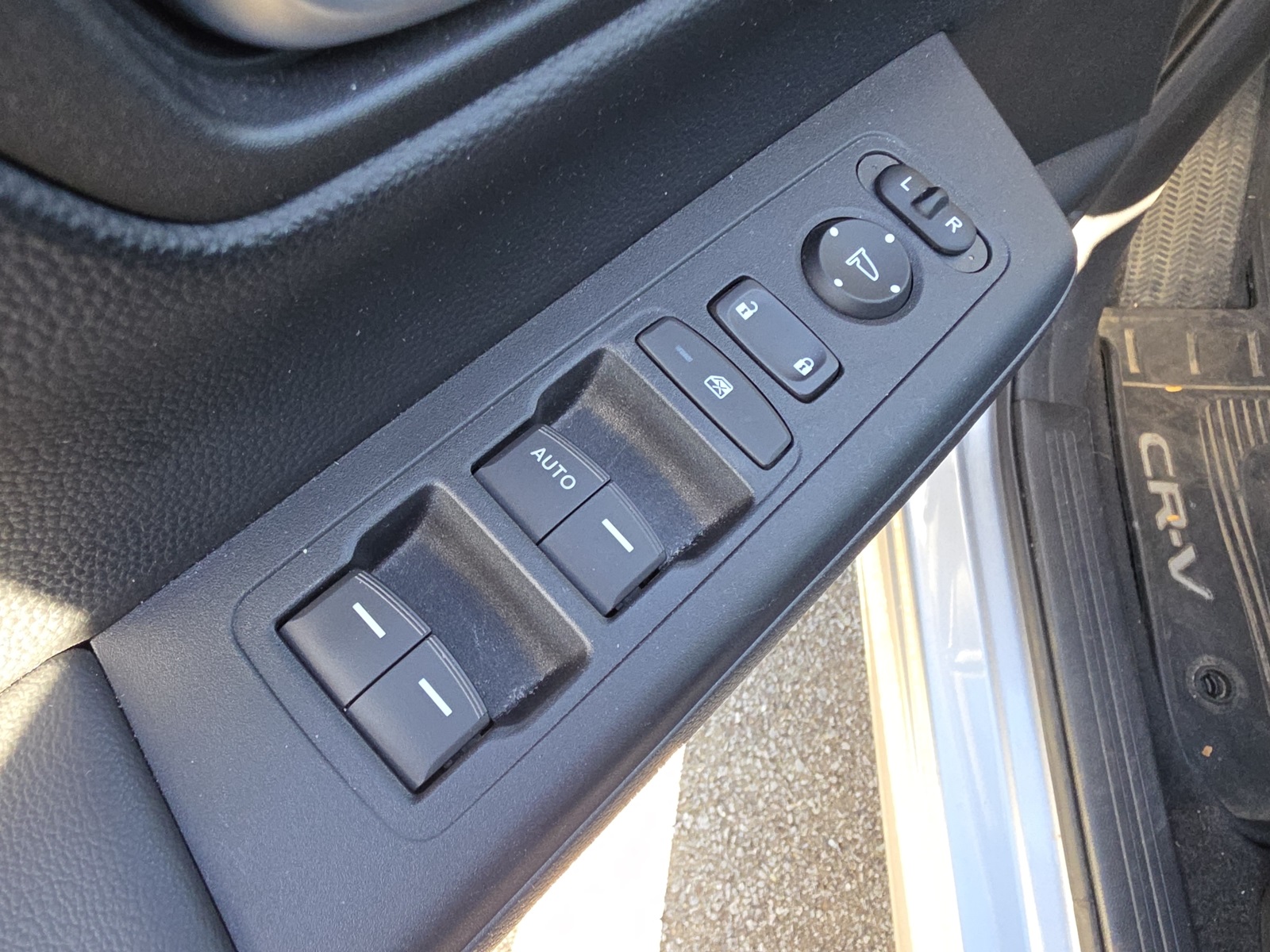 2023 Honda CR-V LX photo 4