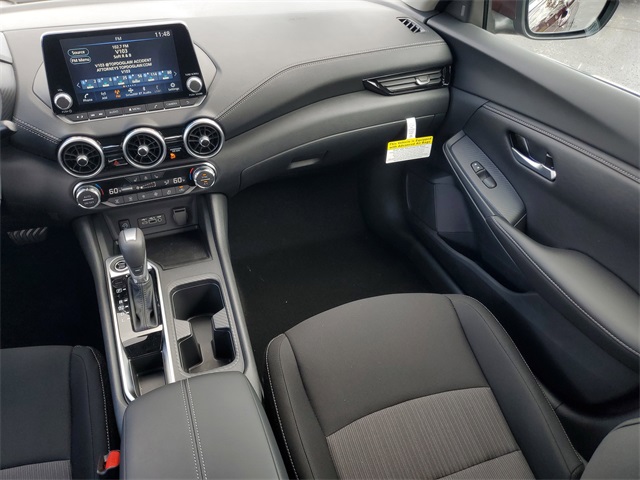 2025 Nissan Sentra SV photo 8