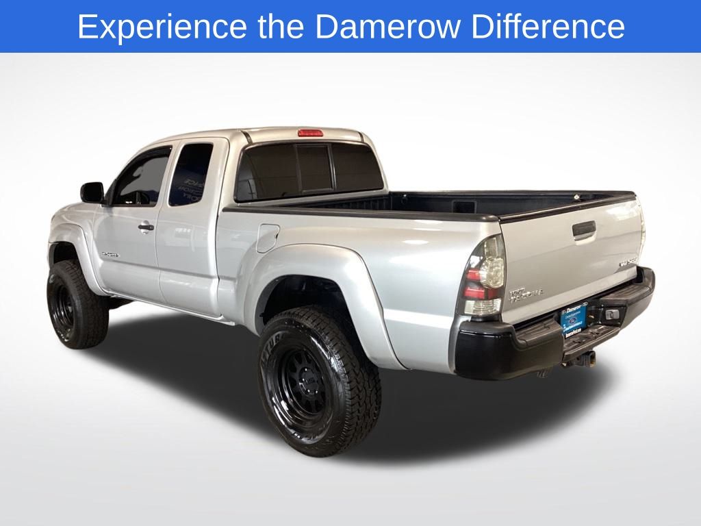 2005 Toyota Tacoma Base photo 3