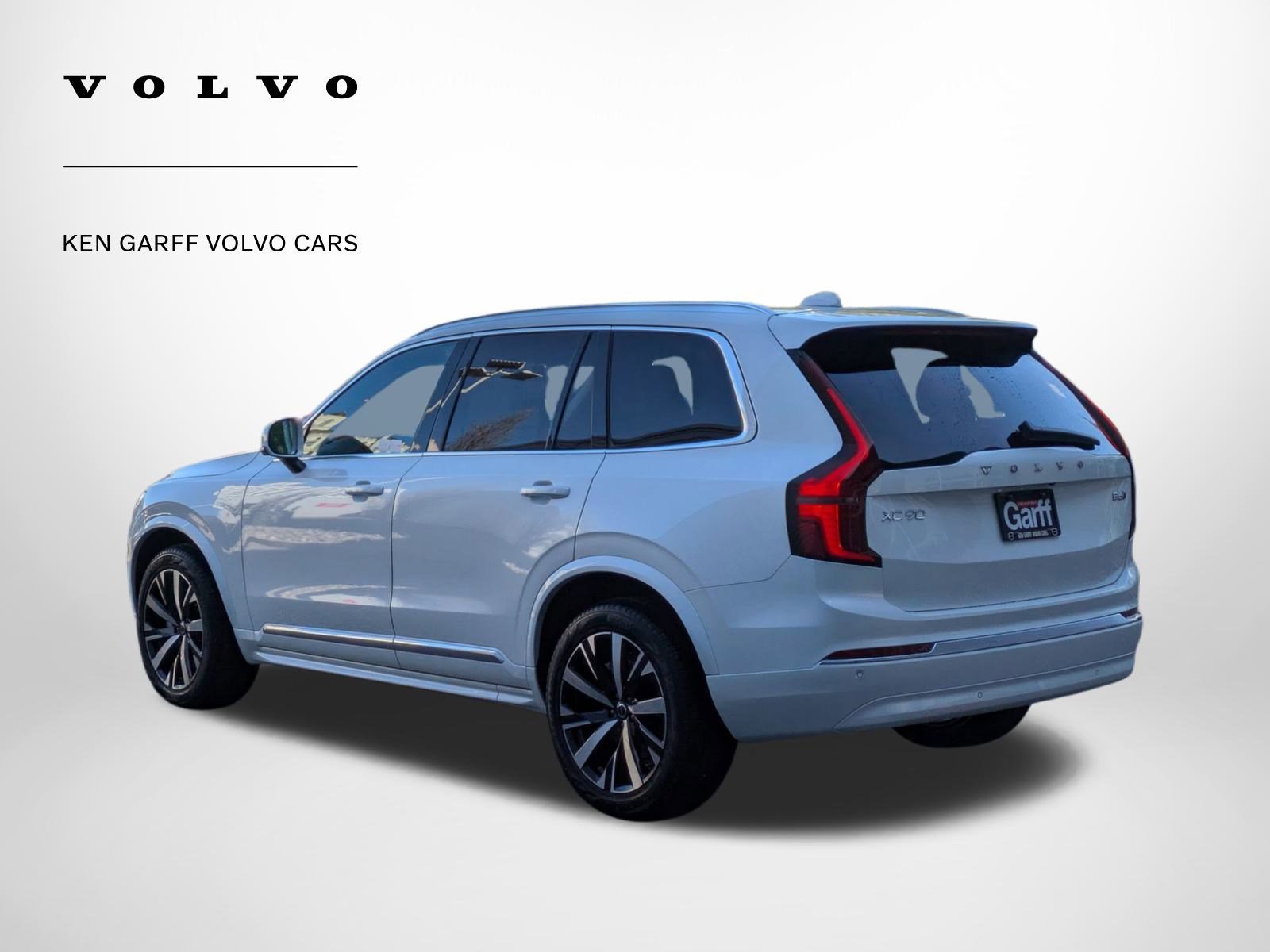2025 Volvo XC90 Core photo 5