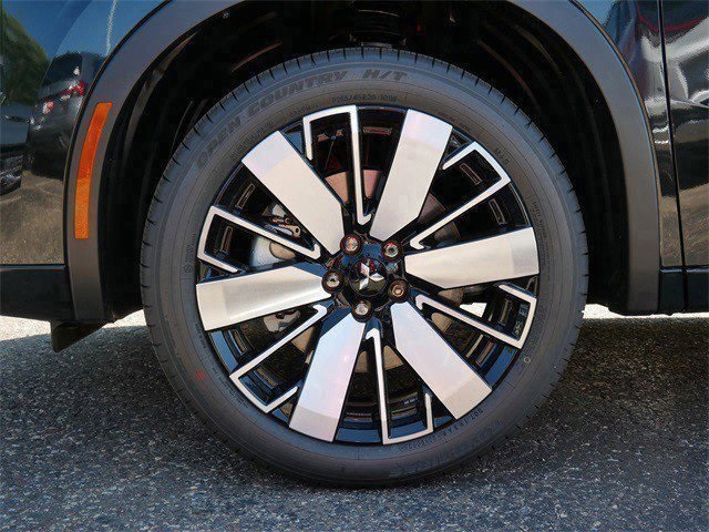 2025 Mitsubishi Outlander Platinum photo 3