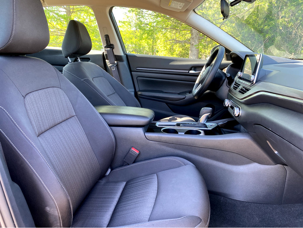 2024 Nissan Altima 2.5 SV photo 4