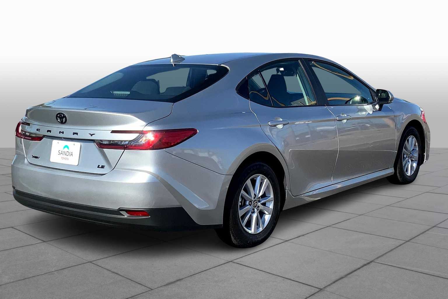 2025 Toyota Camry LE photo 11