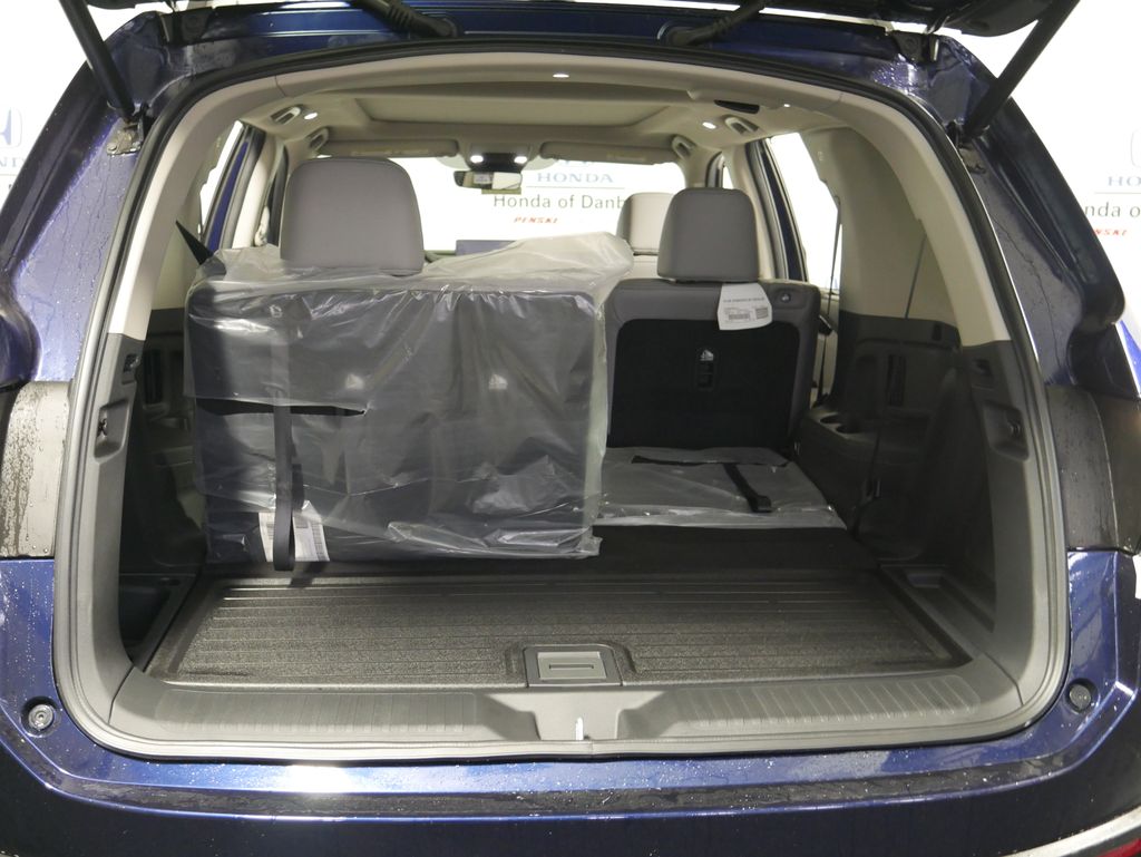 2025 Honda Pilot Touring photo 5