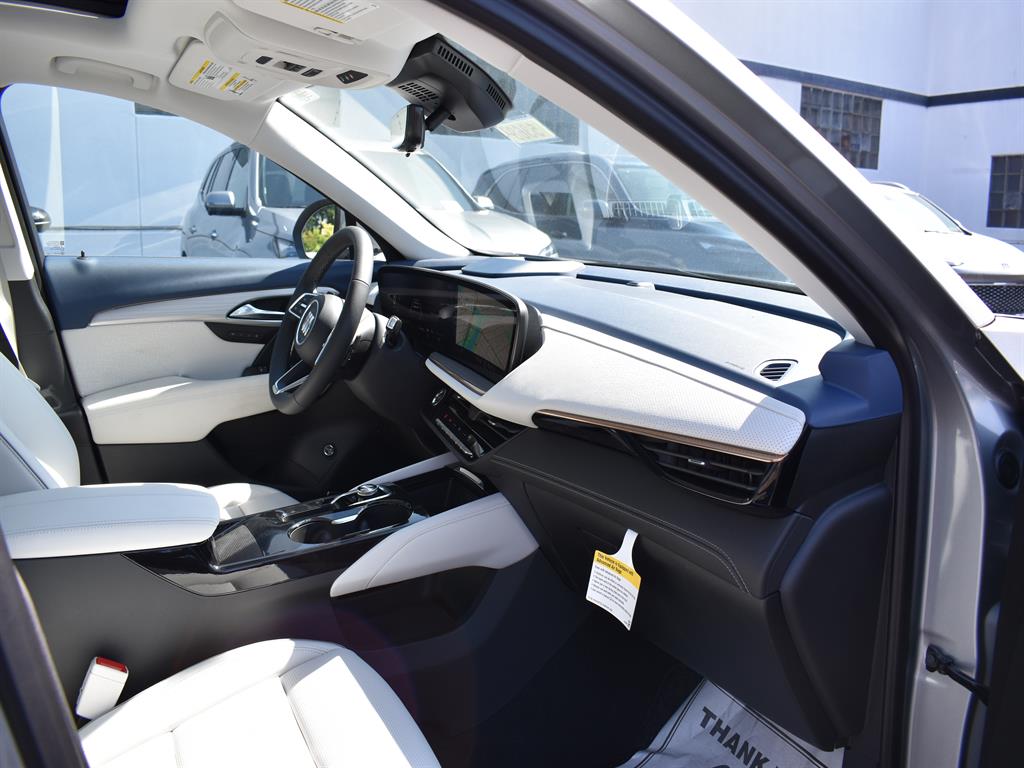2025 Buick Envision Avenir photo 3