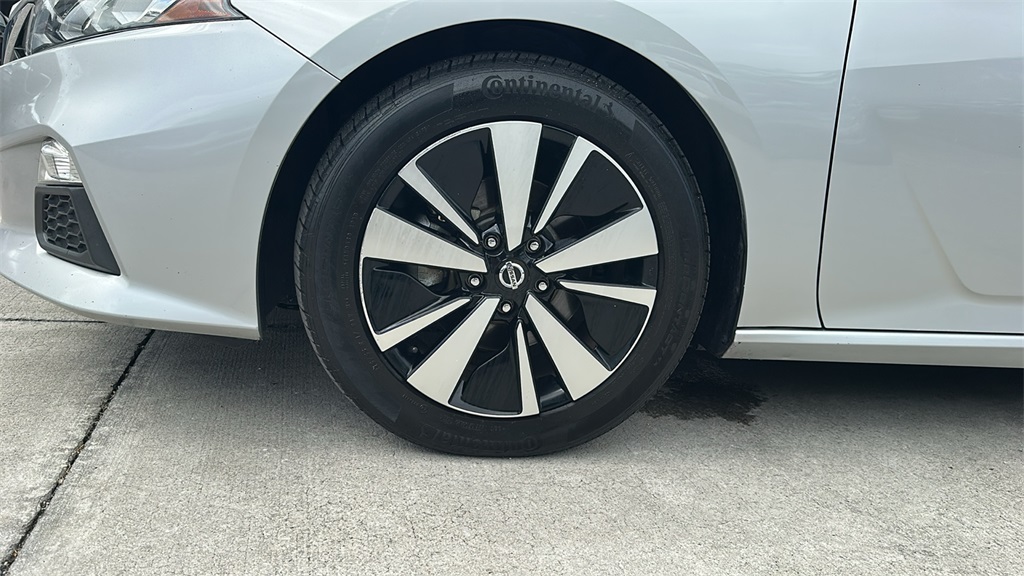 2022 Nissan Altima 2.5 SV photo 11