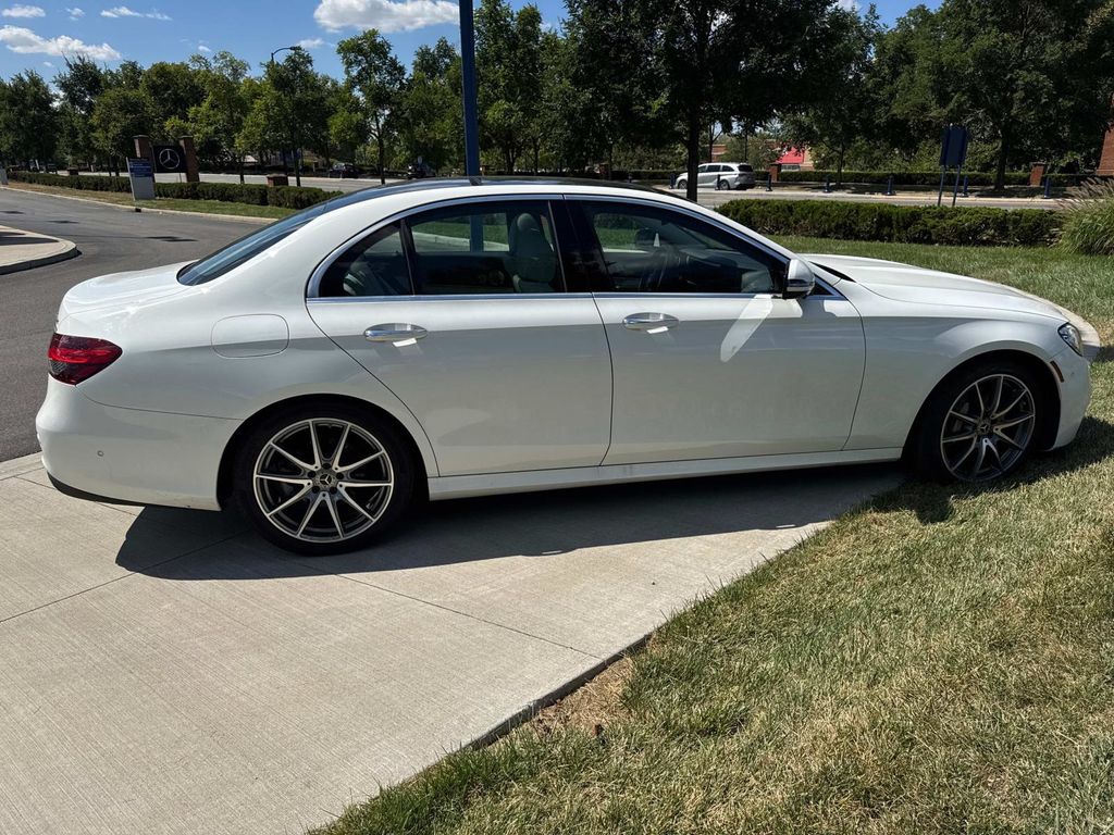 2021 Mercedes Benz E 350 4MATIC photo 5
