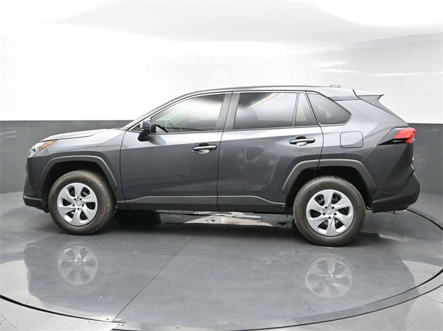 2025 Toyota RAV4 LE photo 4