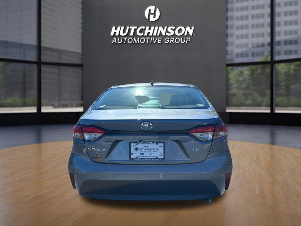 2025 Toyota Corolla LE photo 4