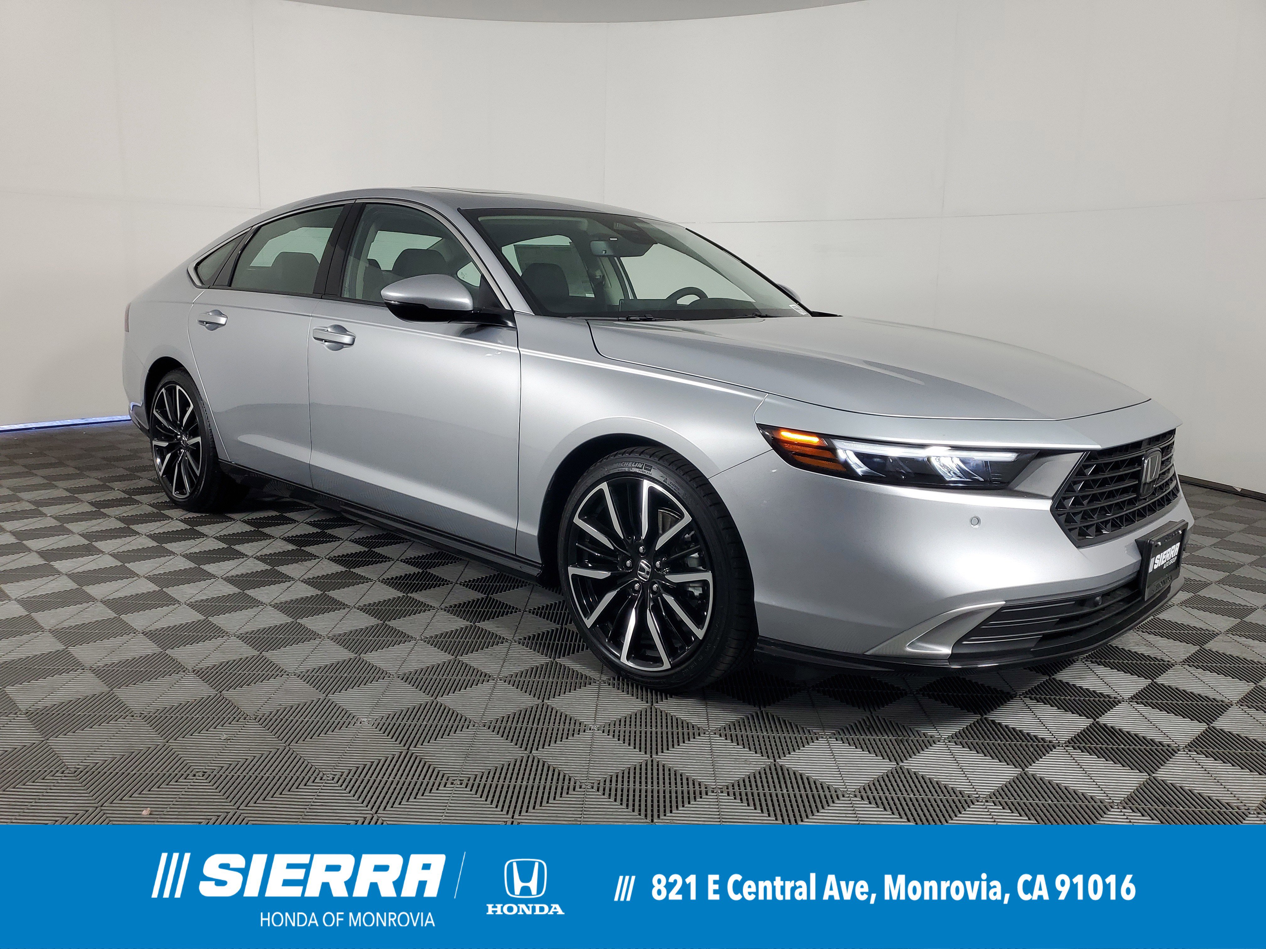 2025 Honda Accord Hybrid Touring's photo