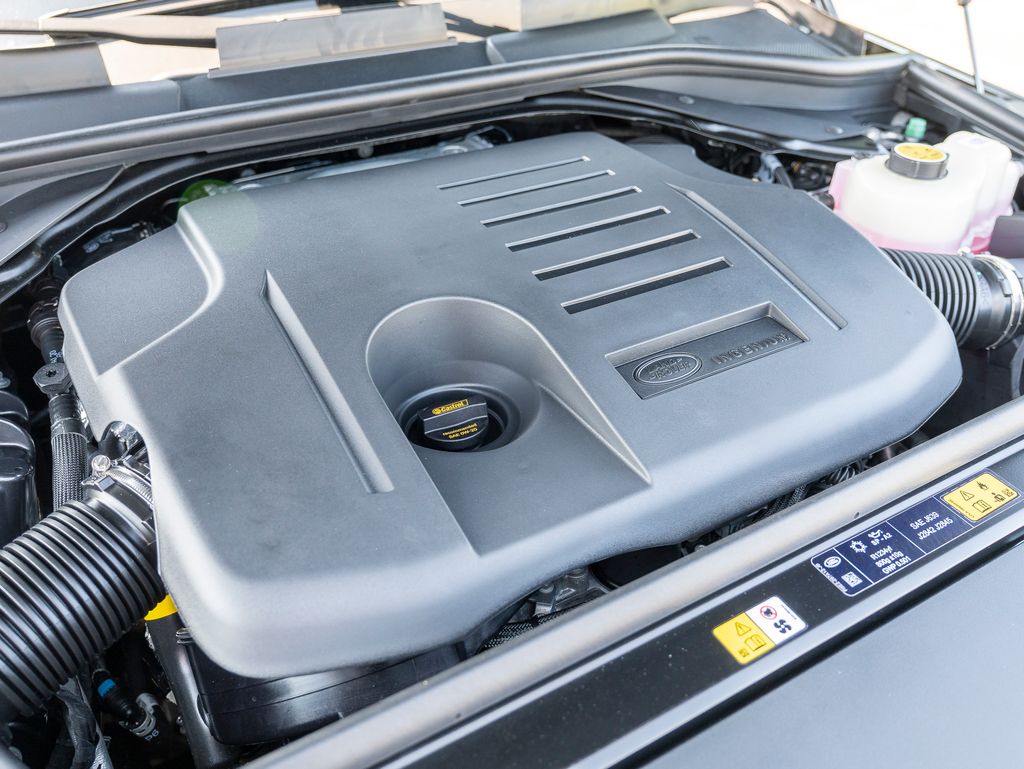 2025 Land Rover Range Rover Sport SE photo 23