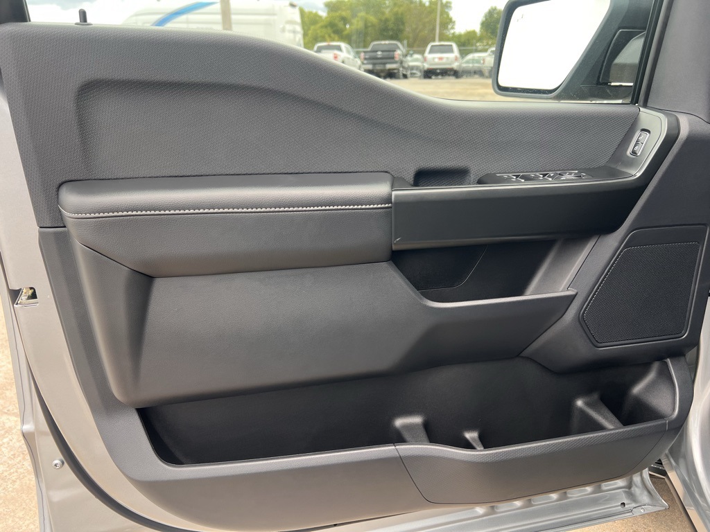 2025 Ford F-150 STX photo 14