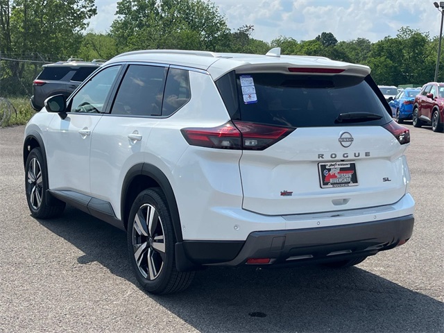 2025 Nissan Rogue SL photo 4