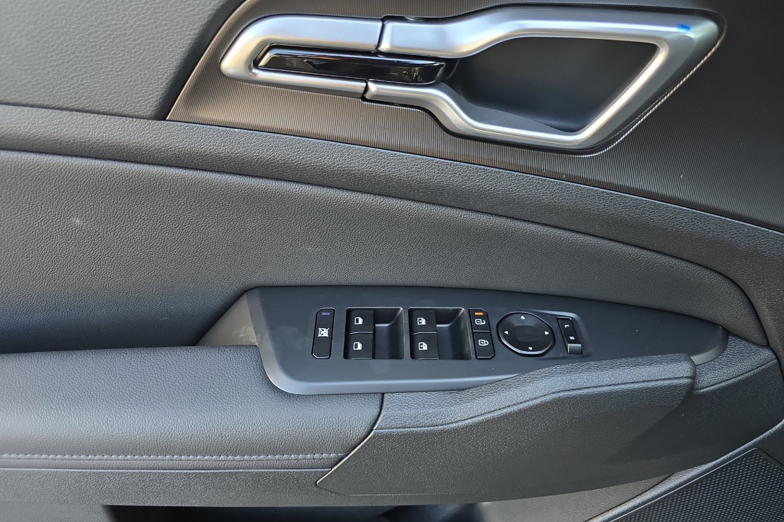 2026 Kia Sportage Hybrid EX photo 4