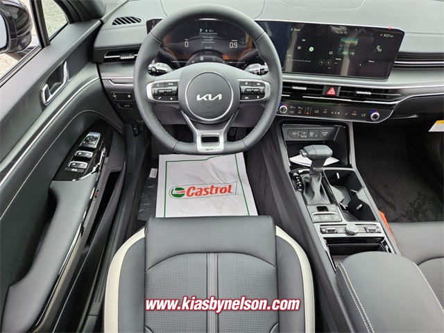 2025 Kia K5 GT-Line photo 7