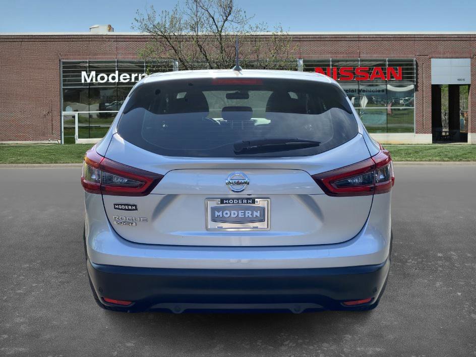 2021 Nissan Rogue Sport S photo 2