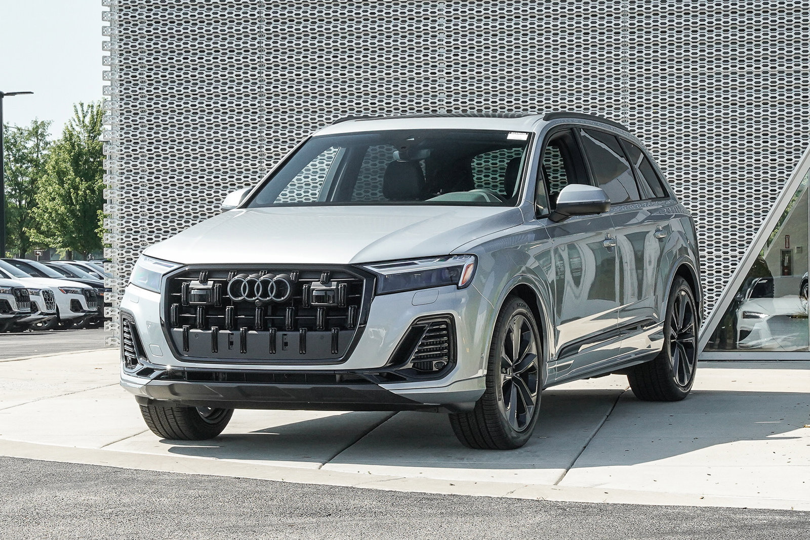 2025 Audi Q7 Premium Plus photo 4