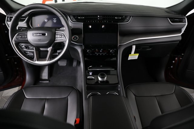 2025 Jeep Grand Cherokee Limited photo 21