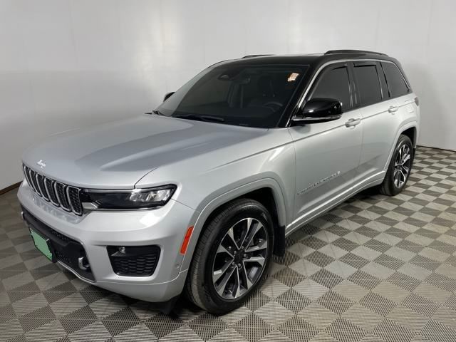 2024 Jeep Grand Cherokee Overland's photo