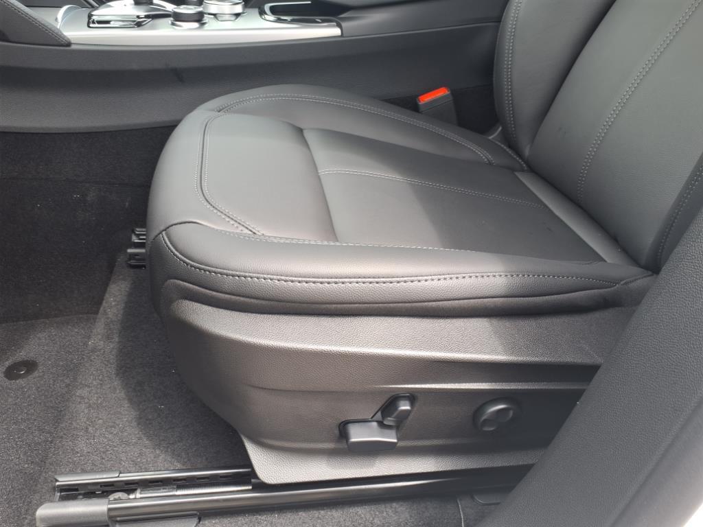 2025 Alfa Romeo Stelvio Sprint Base photo 6