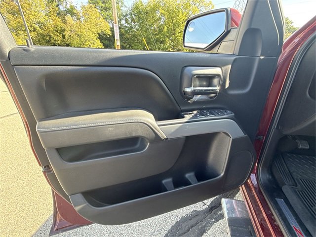 2016 Chevrolet Silverado 1500 LT photo 3