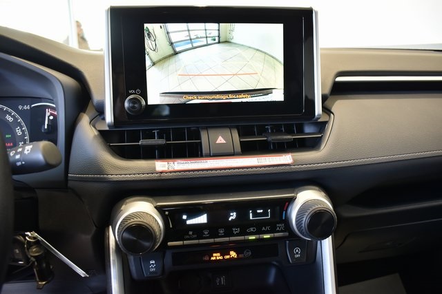 2025 Toyota RAV4 LE photo 21