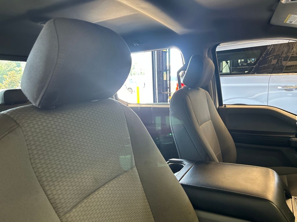 2019 Ford F-150 XLT photo 9