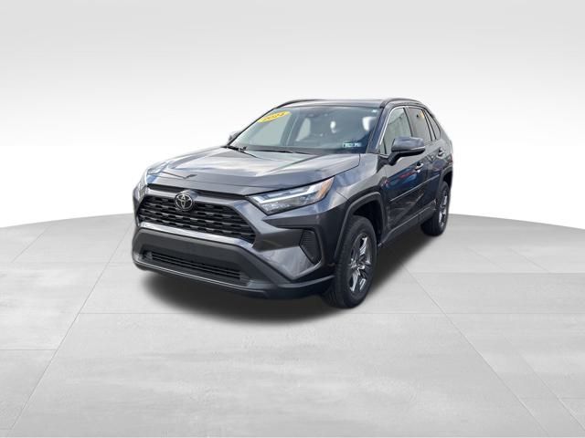 2024 Toyota RAV4 XLE's photo