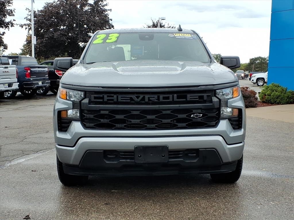 2023 Chevrolet Silverado 1500 Custom photo 2