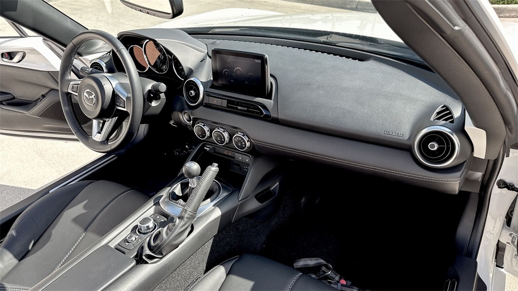 2023 Mazda MX-5 Miata RF Miata Grand Touring photo 32