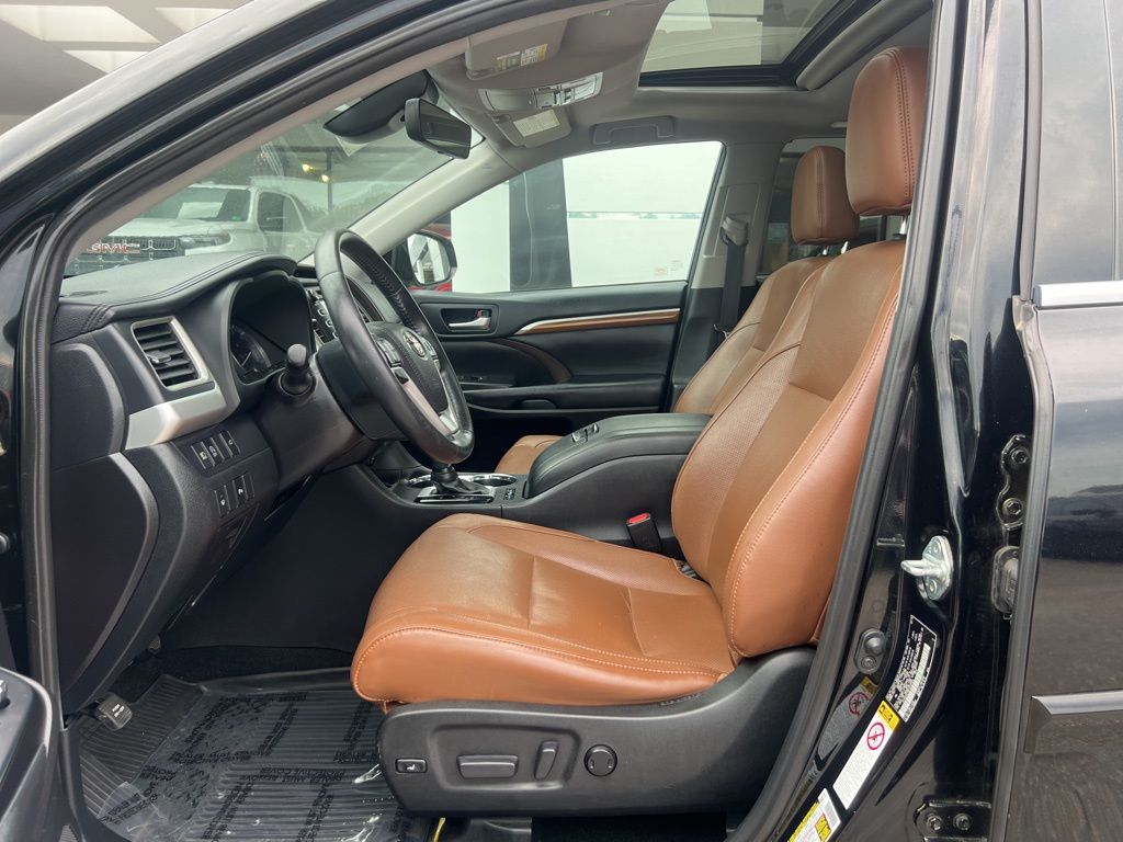 2019 Toyota Highlander Limited photo 7