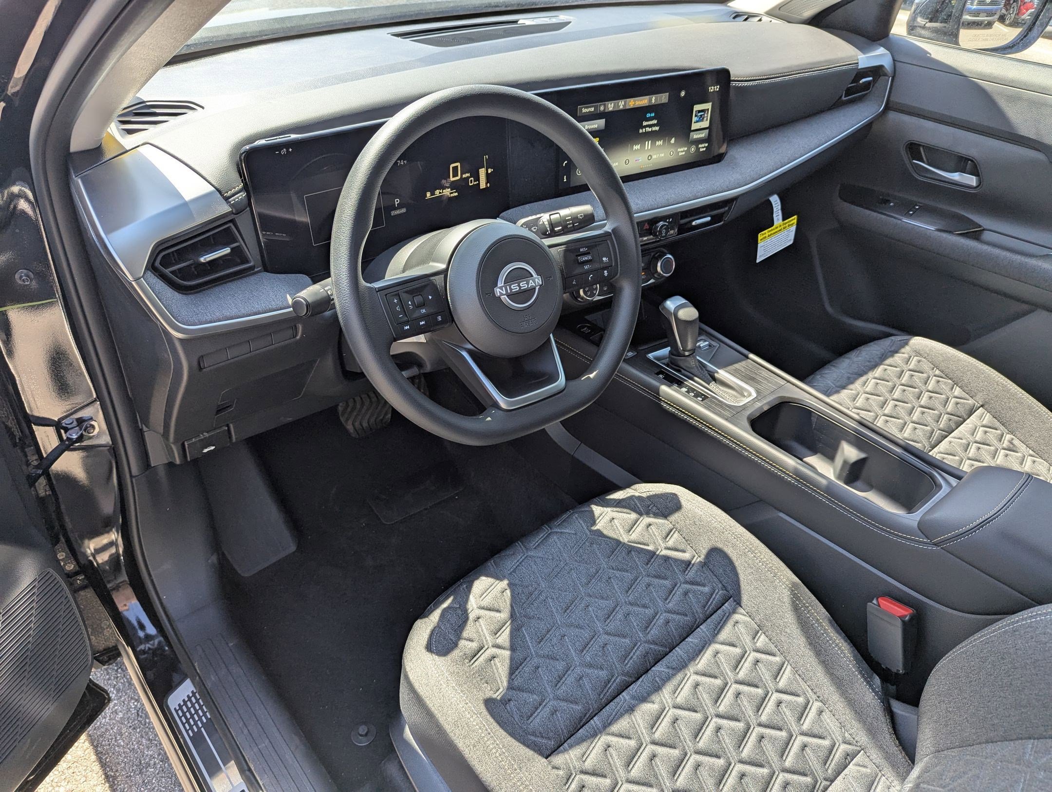 2025 Nissan Kicks SV photo 3