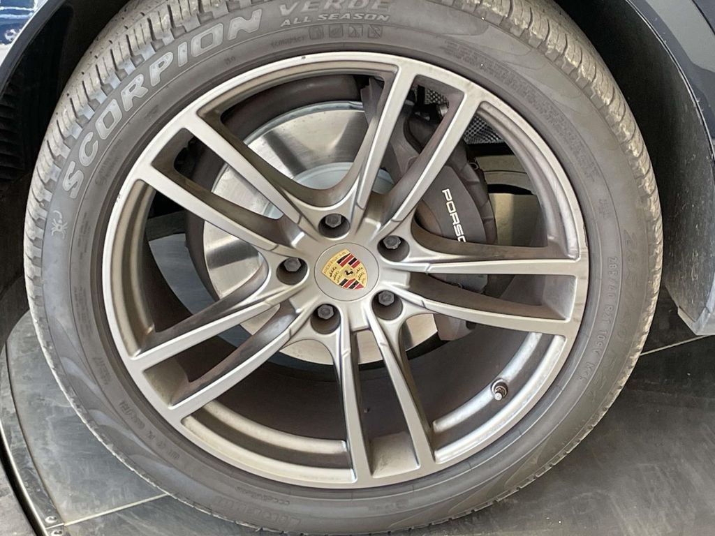 2020 Porsche Cayenne Base photo 9