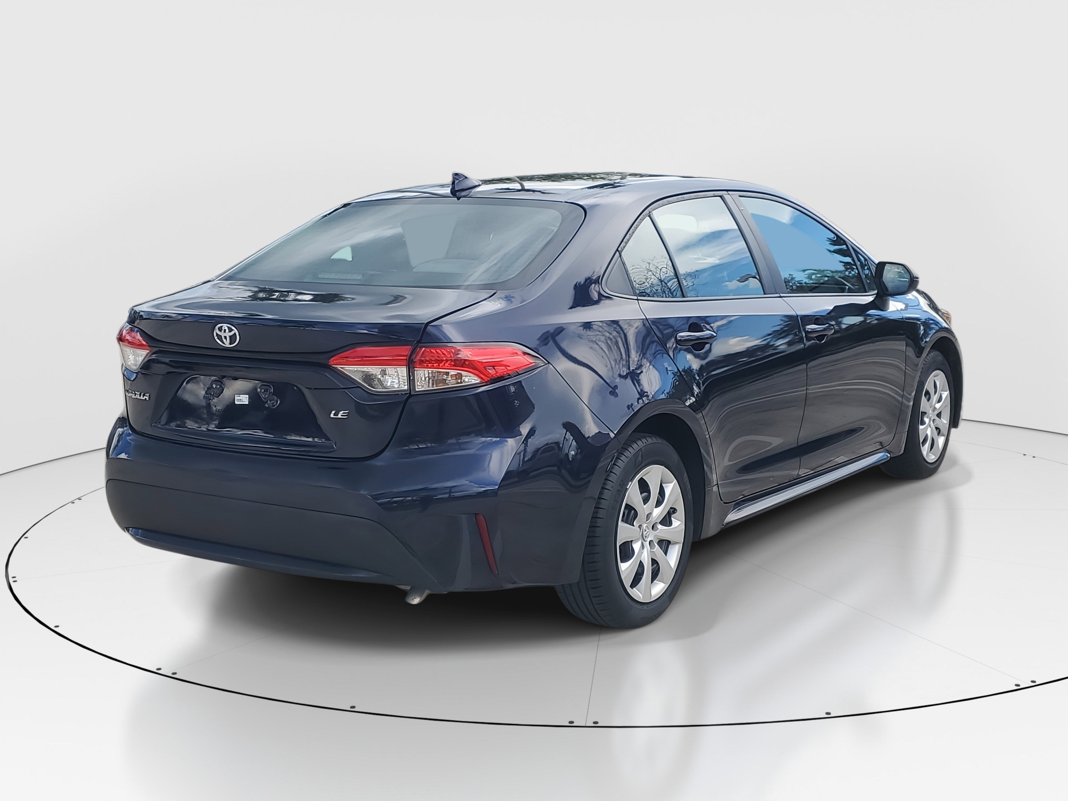 2022 Toyota Corolla LE photo 3