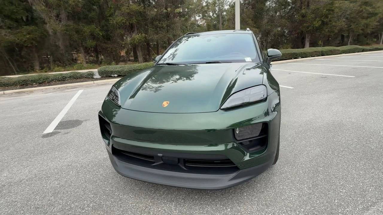 2024 Porsche Macan 4 Electric photo 3